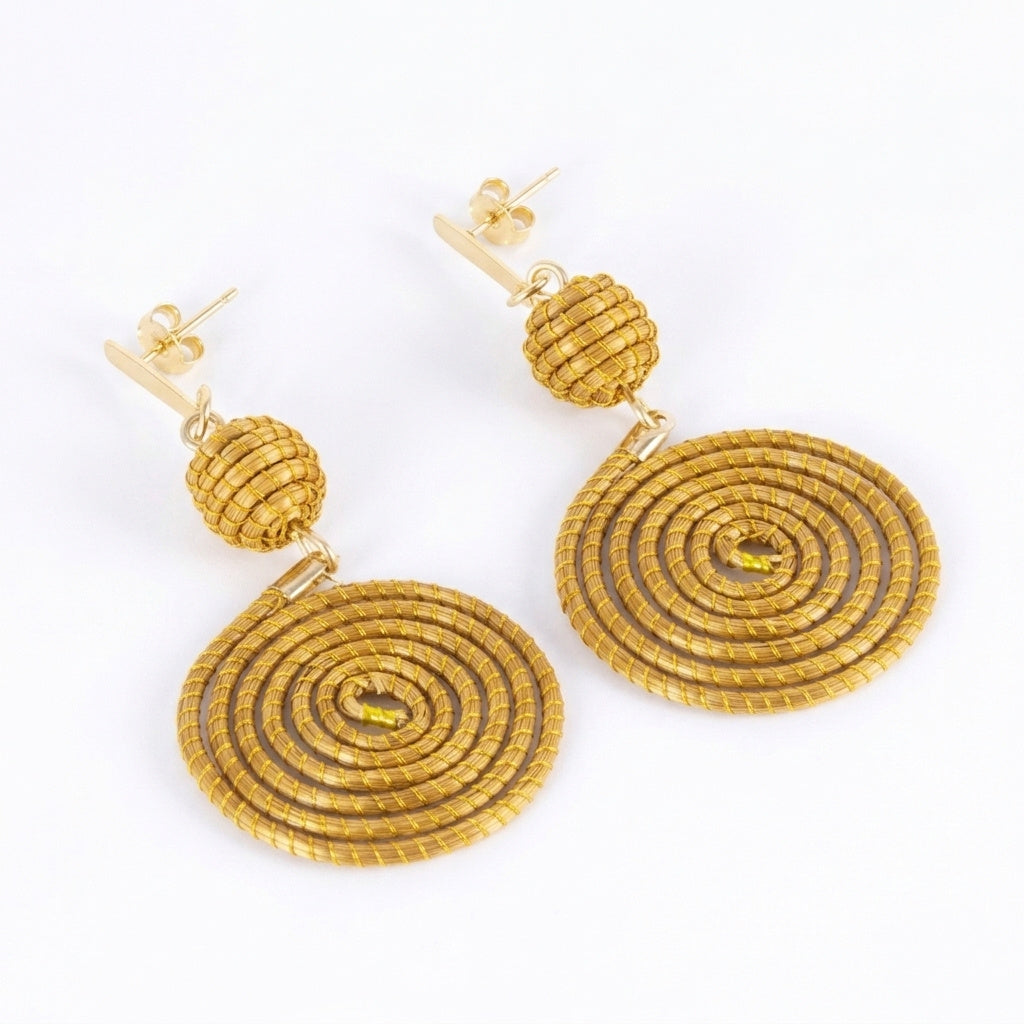 Boucles d'oreilles Manduri, bijou artisanal brésilien fait main au Jalapão, capim dourado tressé